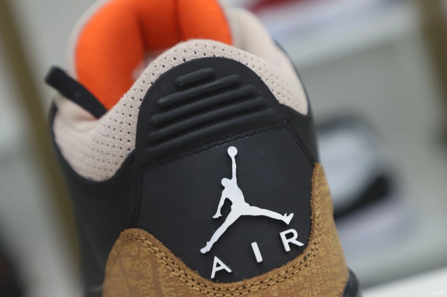 AIR CT8532 CEMENT JORDAN DESERT 3 0726